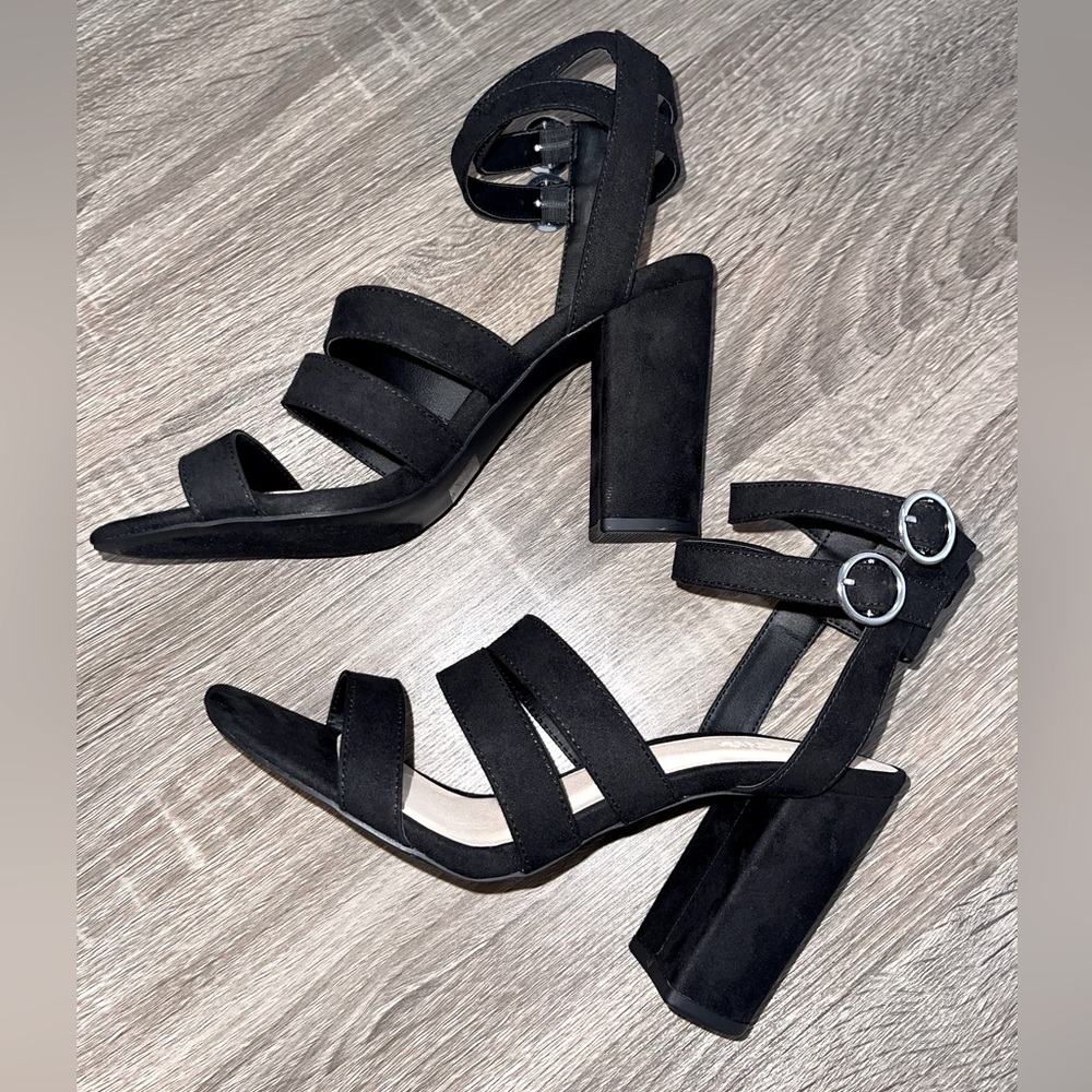 New Charlotte Russe Size 9 Black Suede Platform Heels